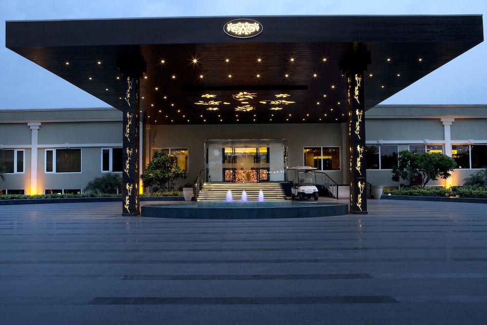 Hotel Atrio By Devam Gurgáon Exteriér fotografie