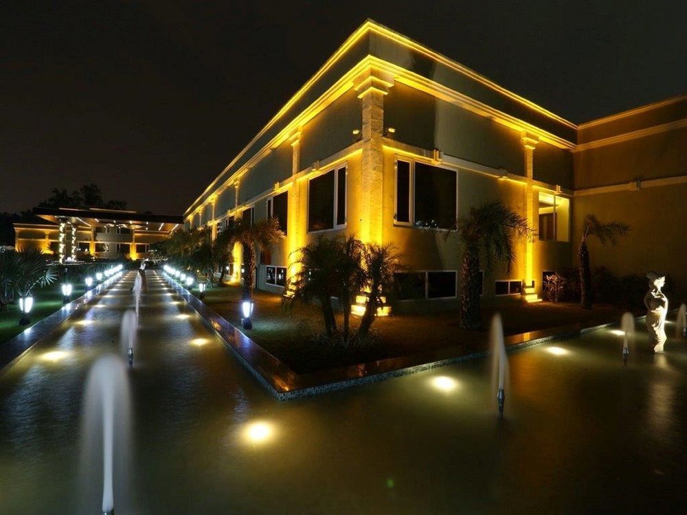 Hotel Atrio By Devam Gurgáon Exteriér fotografie