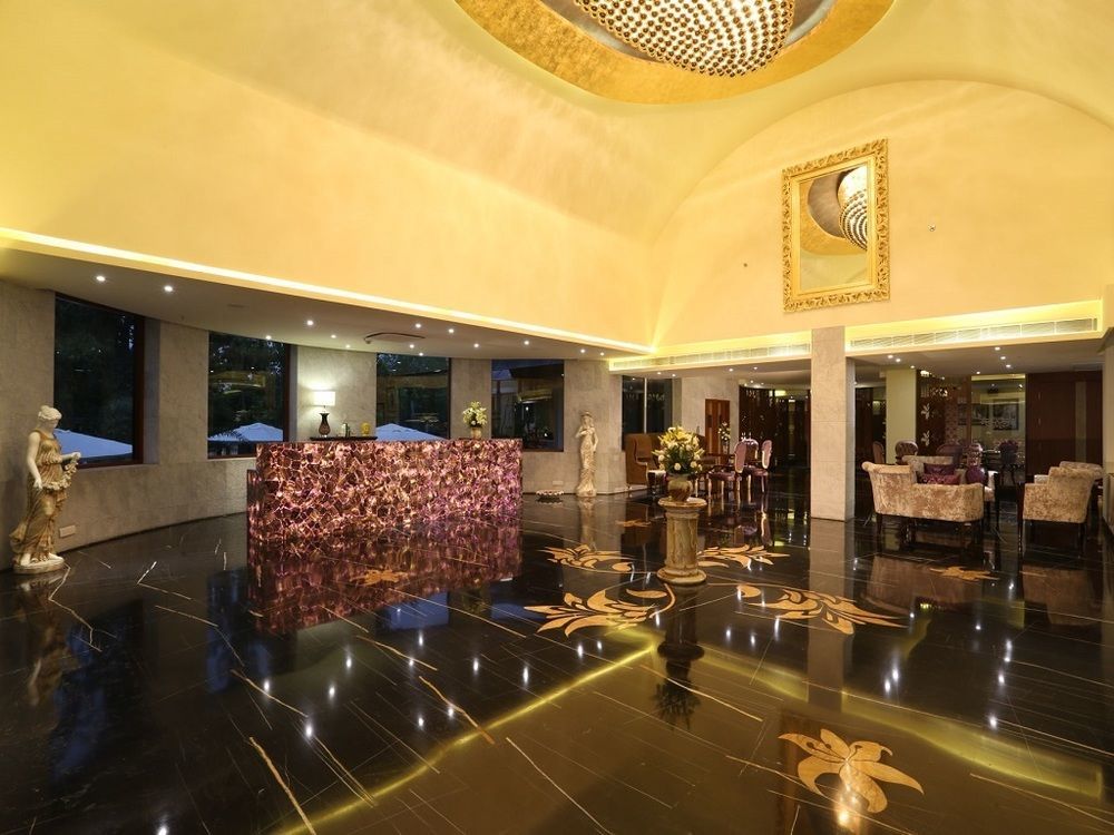 Hotel Atrio By Devam Gurgáon Exteriér fotografie