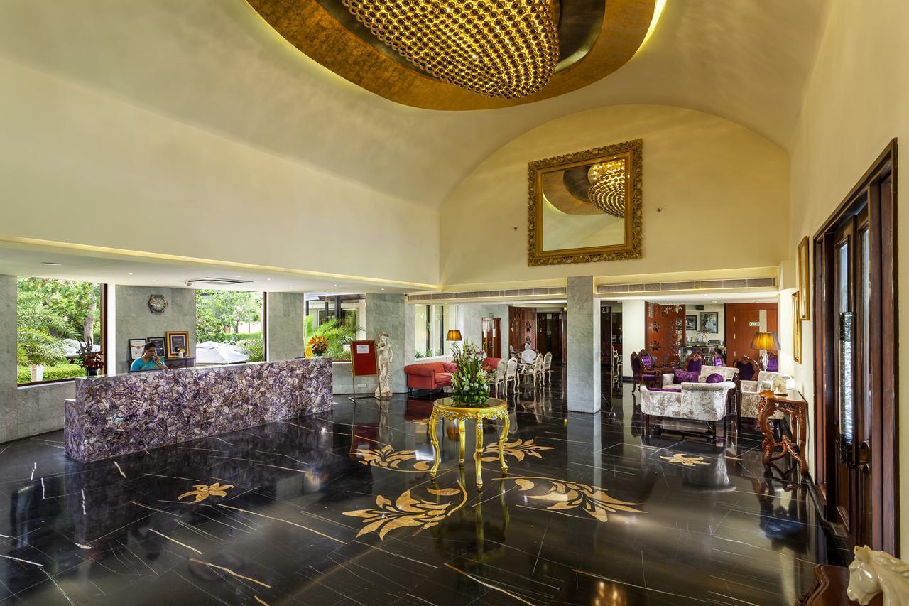 Hotel Atrio By Devam Gurgáon Exteriér fotografie