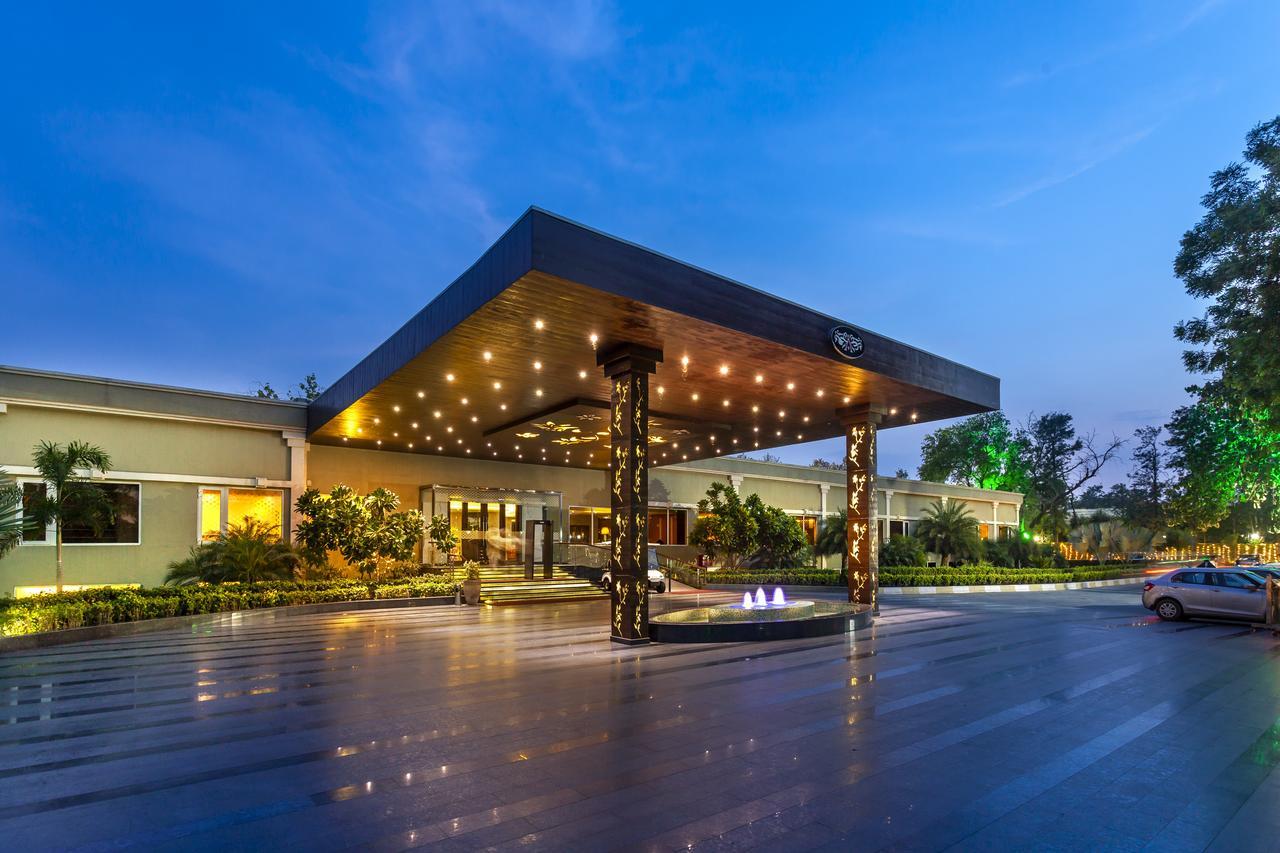 Hotel Atrio By Devam Gurgáon Exteriér fotografie