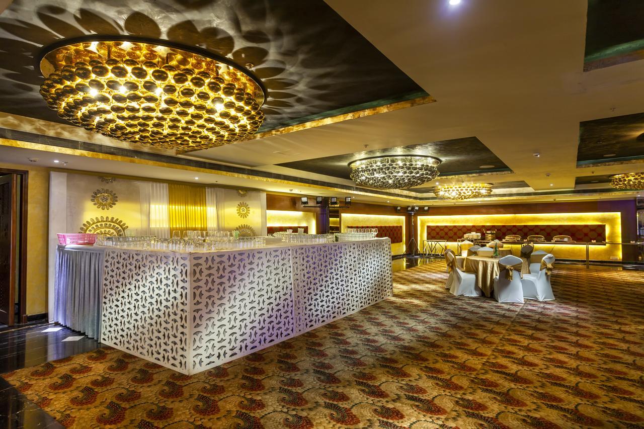 Hotel Atrio By Devam Gurgáon Exteriér fotografie